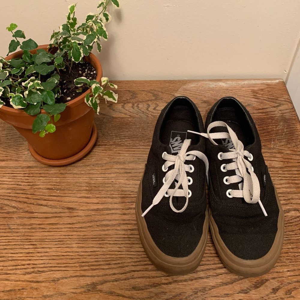 Black Gumsole Era Vans